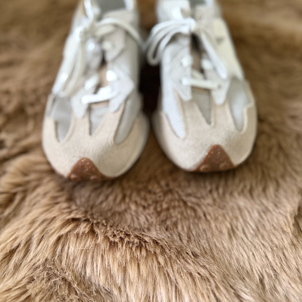 Women's Beige and White New Balances - Picture 4 of 6
